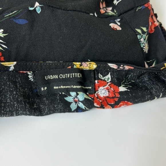 Urban Outfitters Floral Ruffle Romper Black Small - Picture 4 of 5